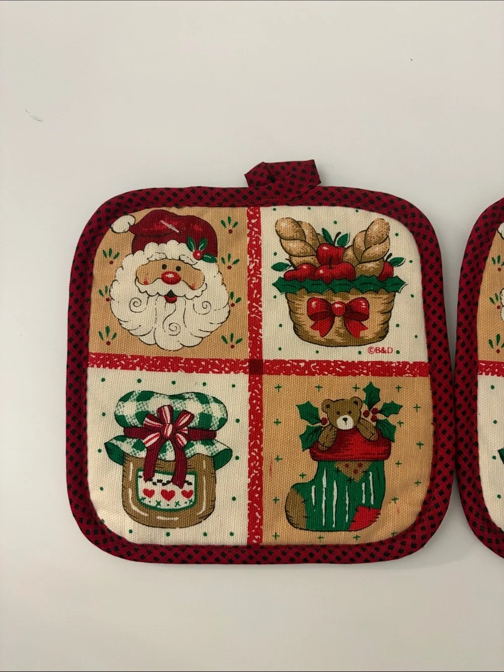 Vtg B&D Christmas Santa & Stocking Quilted Kitchen Pot Holders Set of 2